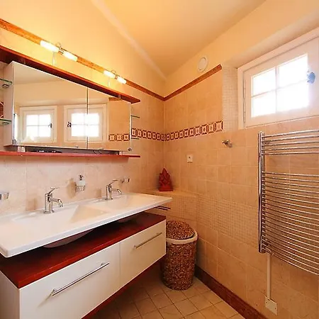 Vakantiehuis Les Termes Sleeps 8 Pool Air Con Wifi