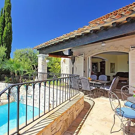 Holiday home Les Termes Sleeps 8 Pool Air Con Wifi