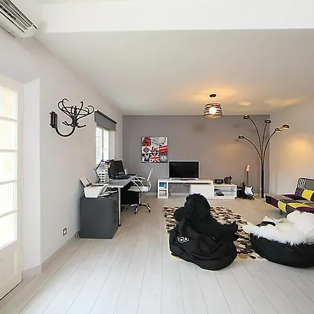 Les Termes Sleeps 8 Pool Air Con Wifi Mandelieu