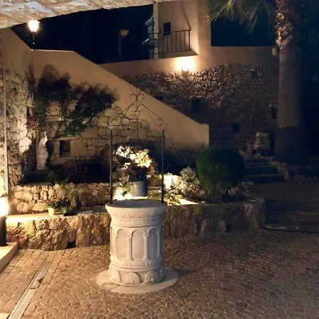 Les Termes Sleeps 8 Pool Air Con Wifi 別荘 *